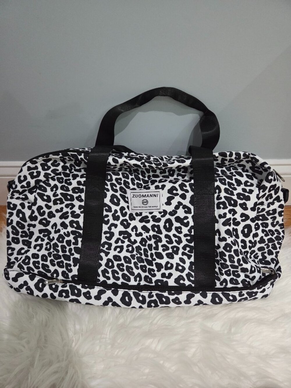 Zuomanni Snow Leopard Design Duffle Bag
